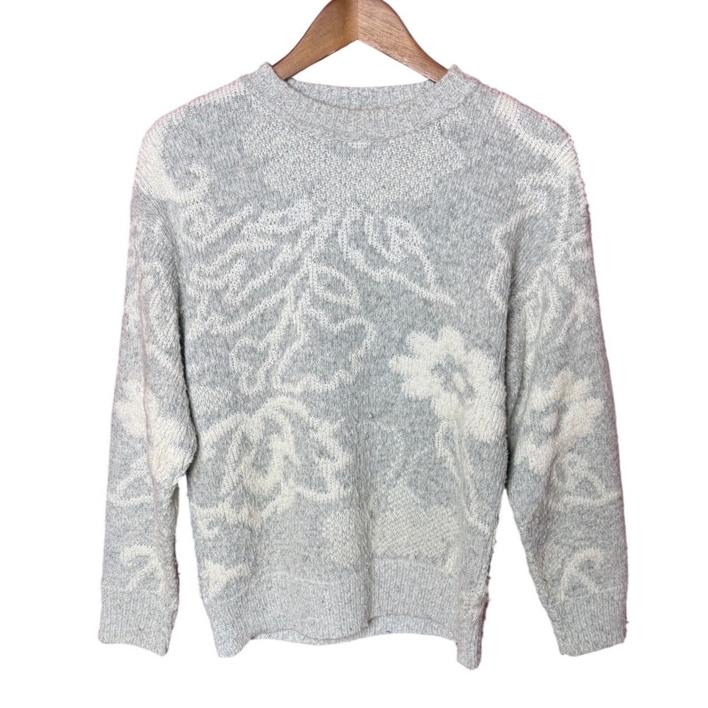 Vintage Carriage Court Women Medium Gray Floral Metallic Knit Sweater H-6911 USA